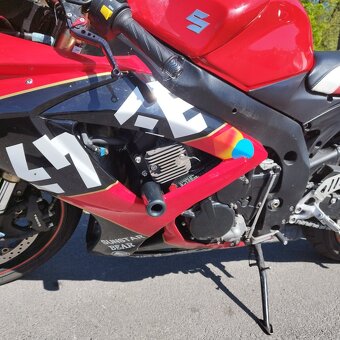 Suzuki gsxr600rr k7 - 5