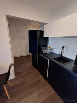 Ponúkam na predaj 2-izb. apartmán s terasou, Žilinská, BA I - 5