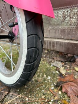 Dievčenský bicykel s prídavnými koliečkami - 5