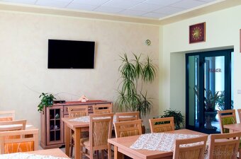 Na predaj: Zabehnutý penzión v centre Trenčína s parkoviskom - 5