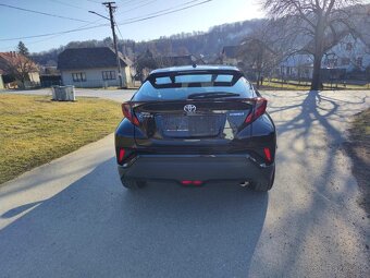 Toyota C-HR 1.8 Hybrid E-CVT rok 2021 - 5