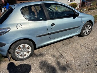 Ponúkam peugeot 206 - 5