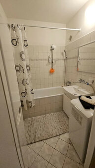 PRIESTRANNÝ 3-IZBOVÝ BYT, NITRA – ZVOLENSKÁ UL., KLOKOČINA - 5