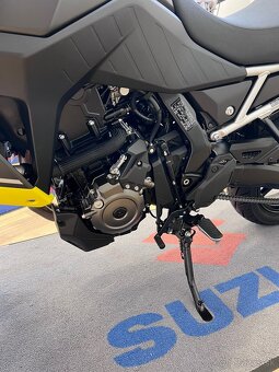 Suzuki V-STROM 800 - 5