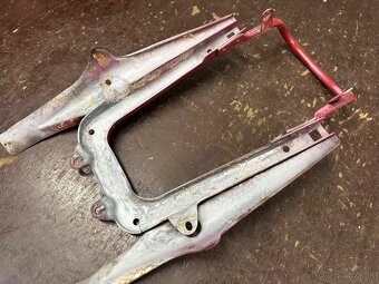 Predám podsedlový nosník JAWA ČZ 125 175 250 - 5