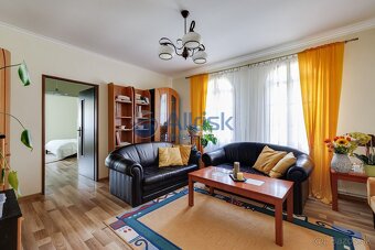 Veľký Rodinný dom s peknou záhradou - Studienka - 5