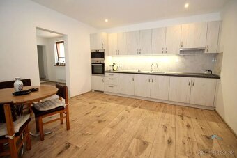 Vidiecka usadlosť na samote s lesmi- Malá Hradná - 5