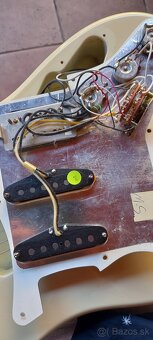 Fender Stratocaster - 5