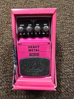 Predám gitaru Pasadena CL103 s puzdrom Hagstrom a efektom - 5