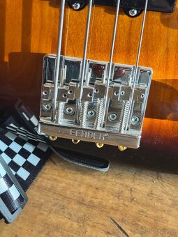 Fender Jazz Bass - 5