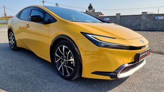 Toyota Prius 2.0 Plug-in Hybrid e-CVT za 34.990 € s DPH - 5