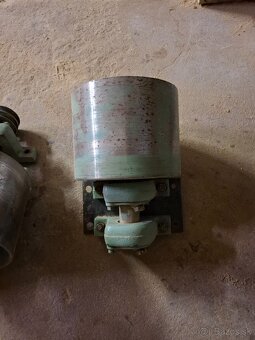 Elektromotor valce na pasovú brúsku - 5