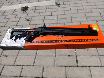 Predam airsoftovu brokovnicu M8874 Green Gas - 5