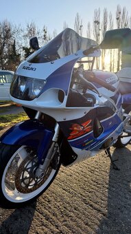Suzuki gsxr 750 srad - 5