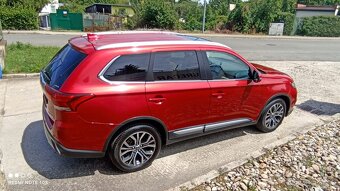 MITSUBISHI OUTLANDER 2,0 MIVEC 4WD CVT 7 miest - 5
