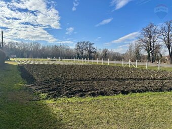 NA PREDAJ: ZÁHRADA, JAHODNÁ - 1500M2 - 5