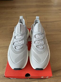 Under Armour - 5