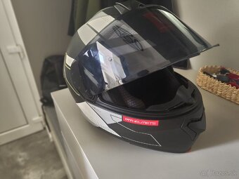 Výklopná Helma - 5