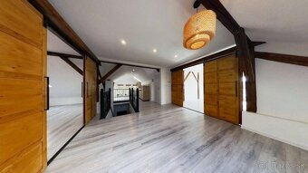 Predaj – priestranný  podkrovný byt, 145 m² v Trebišove - 5