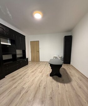 Na prenájom prerobený 3 izbový byt, balkón, Dusíka, Trnava - 5