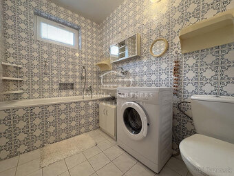 Zaujímavý rodinný dom s menším átriovým dvorom, Komárno - 5