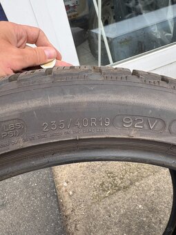 235/40 R 19 , zimne pneu - 5
