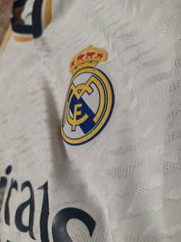 Real Madrid dres (bez čísla) - 5