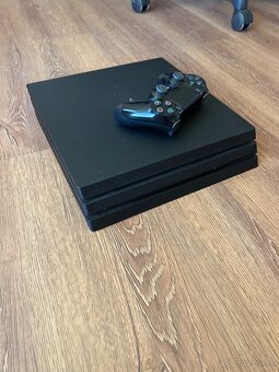 Playstation 4 pro 1TB - 5