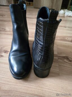 Tmavomodré kožené čižmy vel.37 - 5