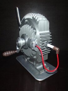 Velký (výška 25cm) výukový model Wankelova motoru - 5