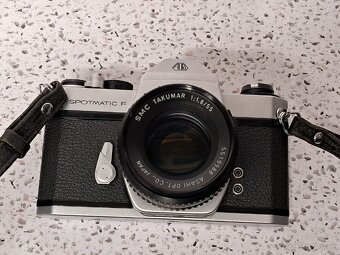 ASAHI PENTAX SPOTMATIC F / SP F + SMC TAKUMAR 1:1.8/55 - 5