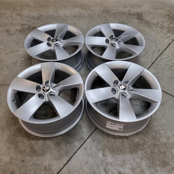 Škoda hliníkové disky 5x112 R17 7J ET45 - 5