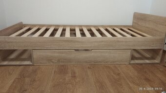 Posteľ 200x90 + Nočný stolík - 5