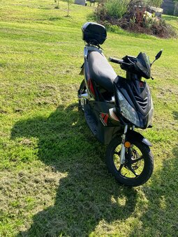 Predám elektroskuter akumoto s spz výborný na hríby - 5