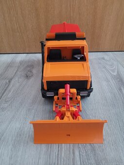 Bruder posypacie auto - 5