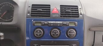 Volkswagen Touran - 5