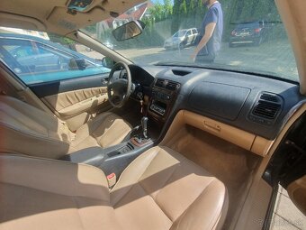 Mitsubishi Galant VIII interiér - 5