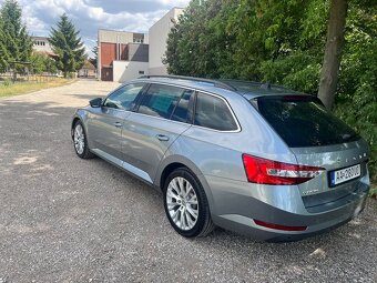 ŠKODA SUPERB COMBI 2,0 TDI 140kw DSG - 5