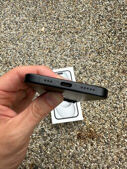 iPhone 15 - 5