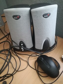 LCD monitor,myš,reproduktory,klávesnica,kamera,USB hub - 5