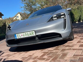 PORSCHE Taycan Cross Tourismo 4 - 5