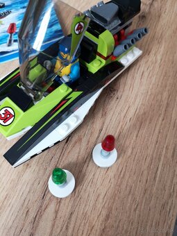 LEGO City 60114 Pretekársky čln - 5