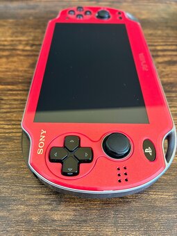 PS Vita 1100 red / black - 5
