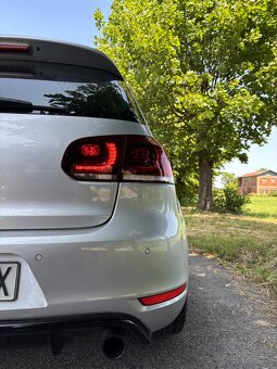 VOLKSWAGEN GOLF GTI • 2010 • 2.0 TSI - 5