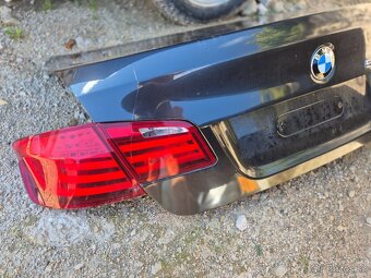 Predám zadný kufor pre BMW F10 sedan - 5