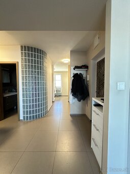 Veľkometrážny 3 izbový byt v centre mesta Nitra - 5