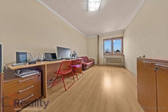 PLUS REALITY| Priestranný  dom v meste DS na predaj - 5