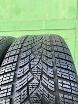 Zimne pneumatiky Goodyear 245/45R18 - 5