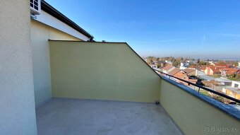 Priestraný 3-izbový tehlový byt s balkónom, terasou a s možn - 5