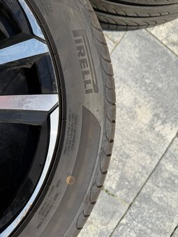 Predám Pirelli powergy 235/45 r17 s Alu 5x108 - 5